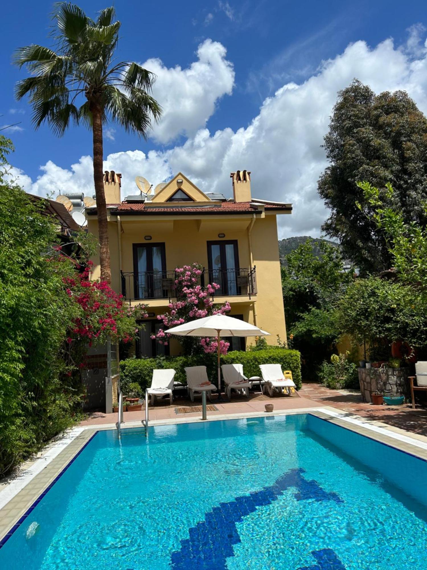 Villa Danlin Hotel Гьоджек Екстер'єр фото