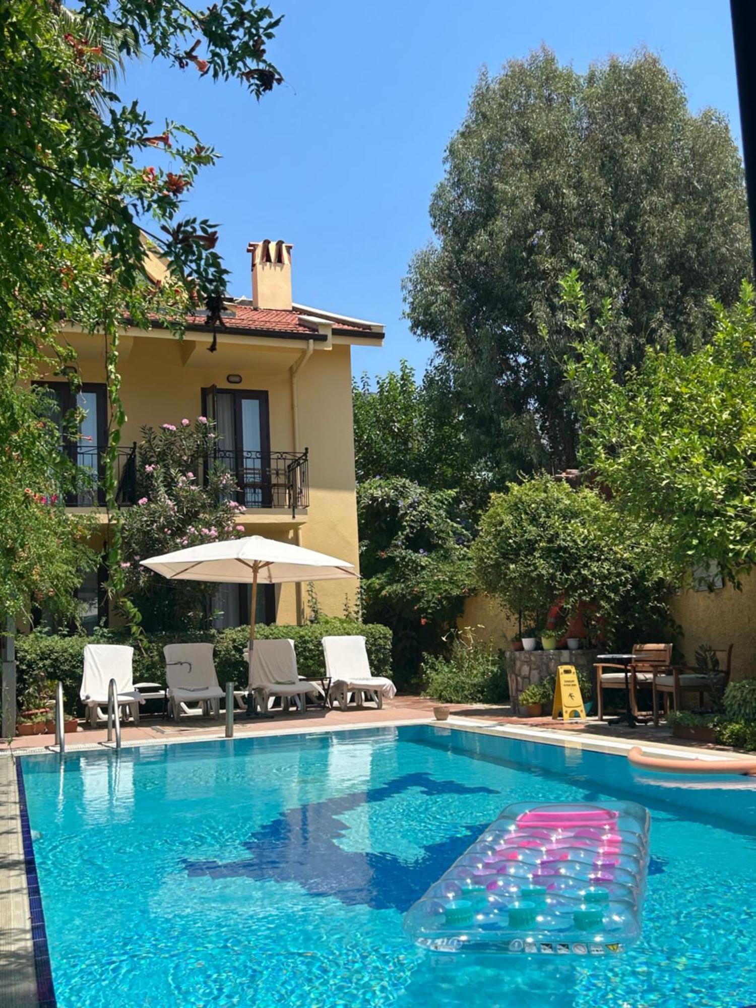 Villa Danlin Hotel Гьоджек Екстер'єр фото