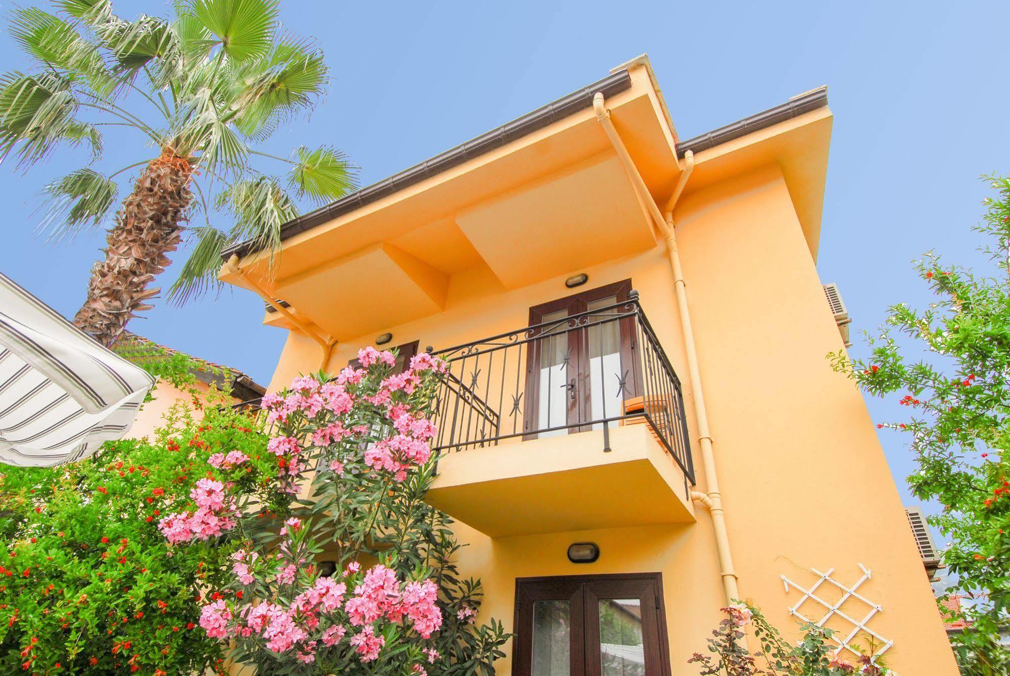 Villa Danlin Hotel Гьоджек Екстер'єр фото